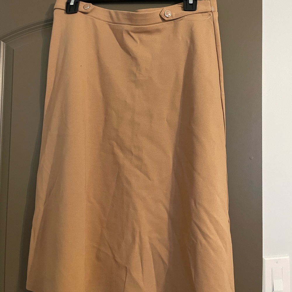*Never Worn* Khaki Skirt